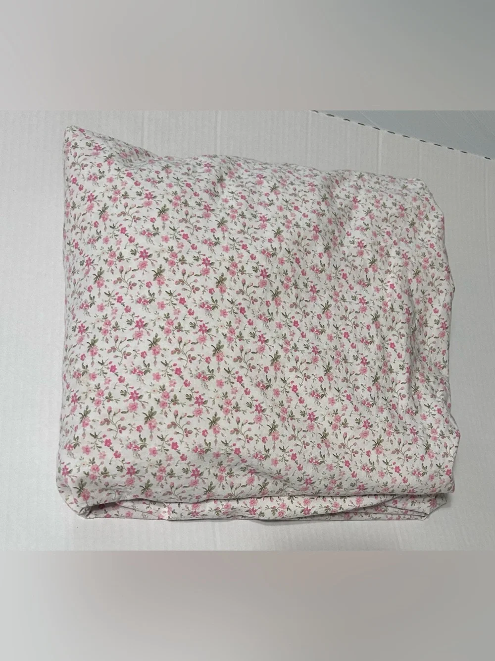 Laura Ashley Classic Floral Pattern Full Fitted Sheet Miniature Pink  Blossoms